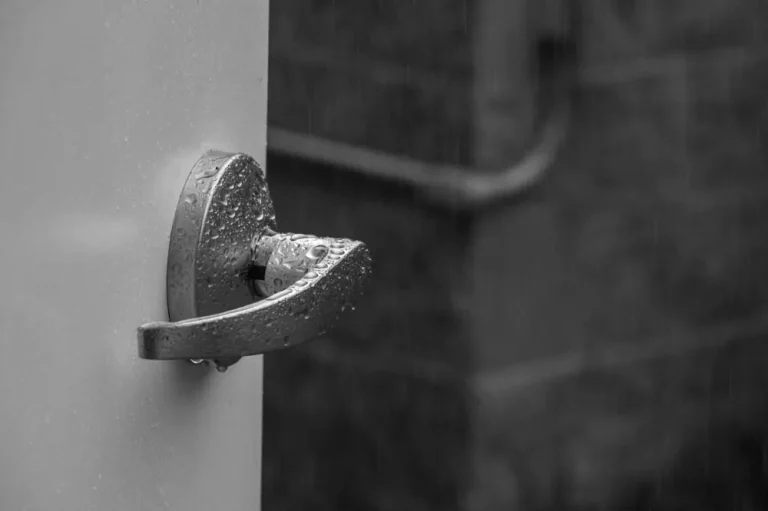 storm door installation cost - Storm Door Installation Cost USA Guide